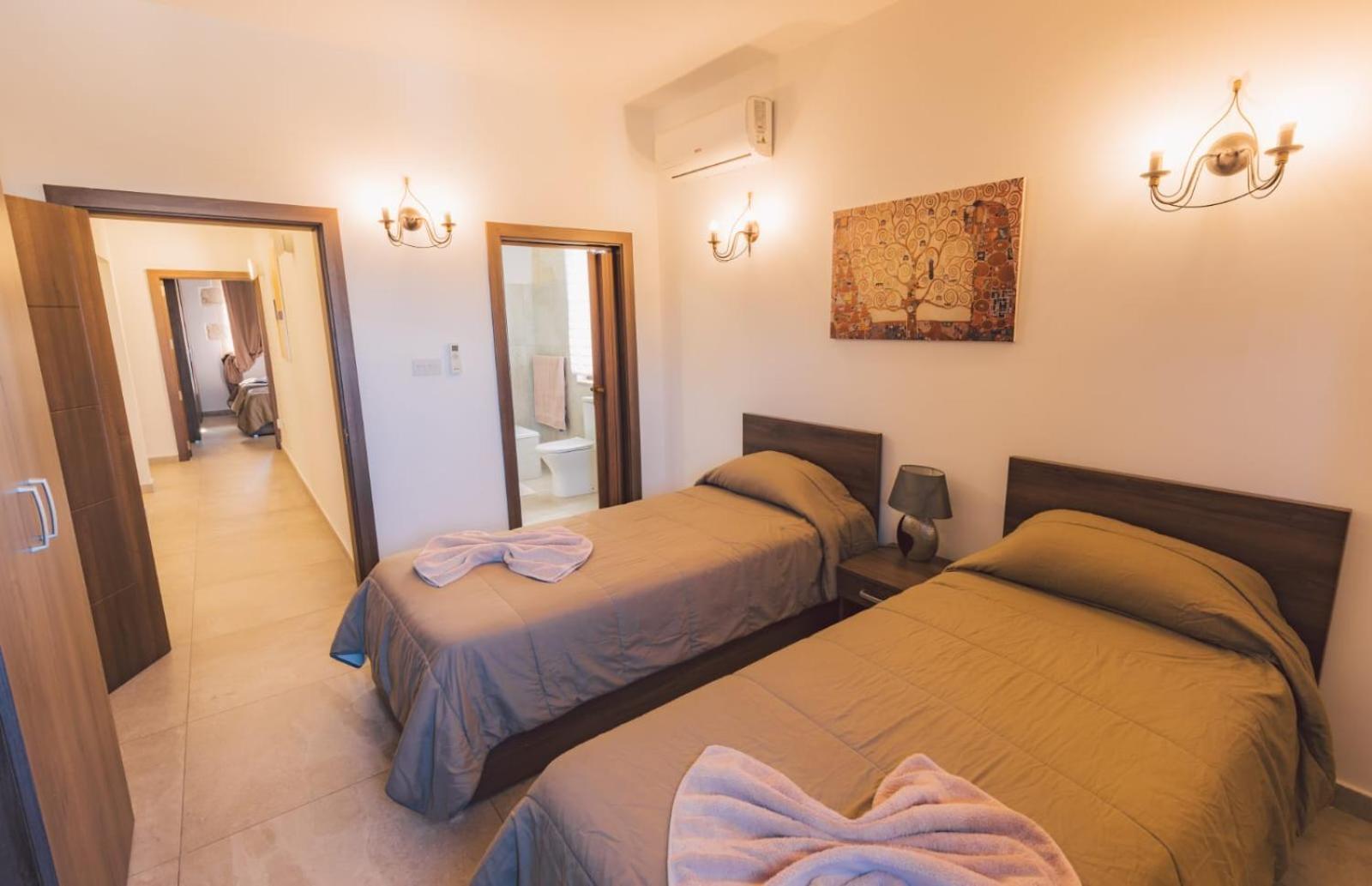 Villa Mercury *